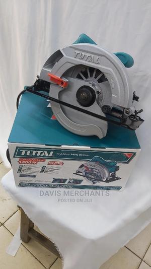 Circular Saw With 7.25 Blade - main view