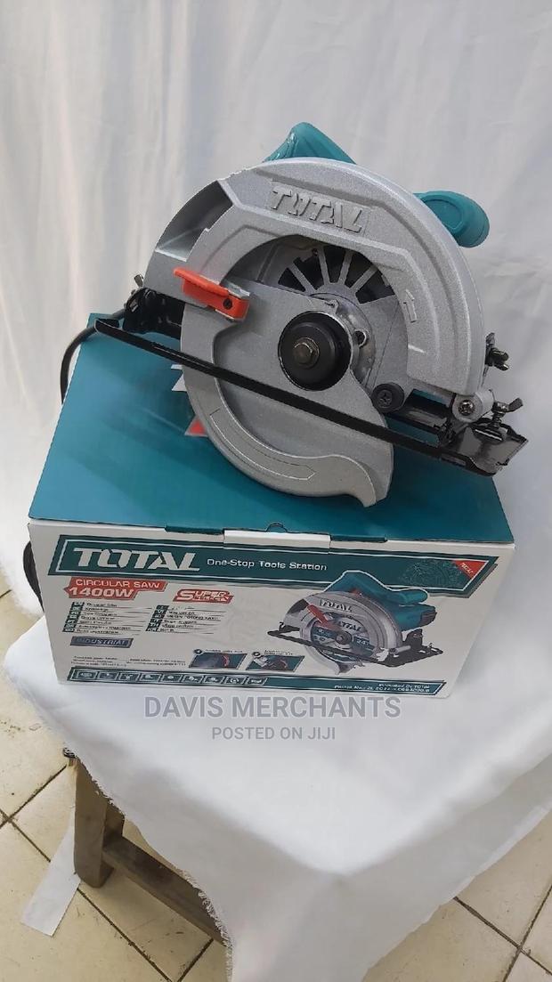 Circular Saw With 7.25 Blade