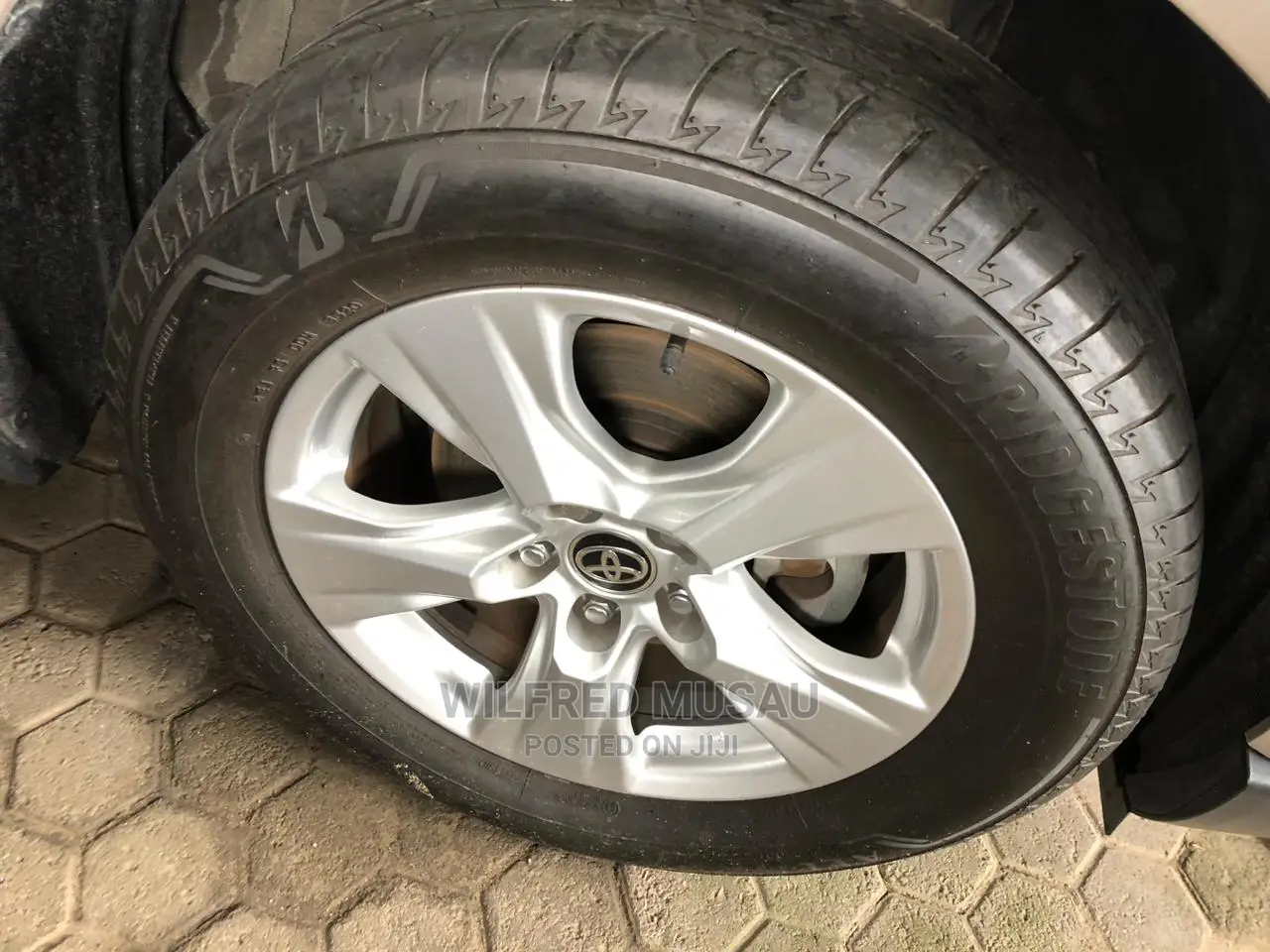 Toyota Harrier 2020 Gold