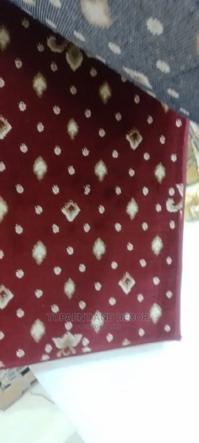 VIP Dotted Wall to Wall Carpet