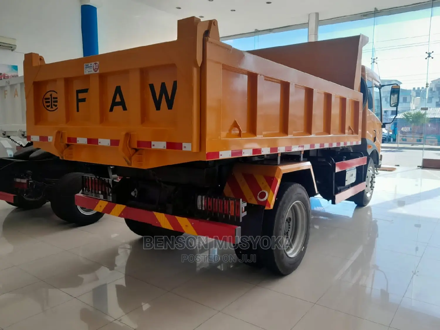 Medium Faw Tipper