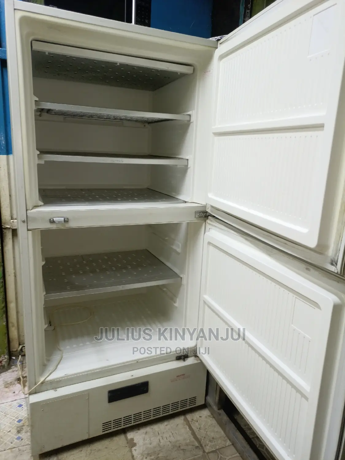 Upright Freezer 550l