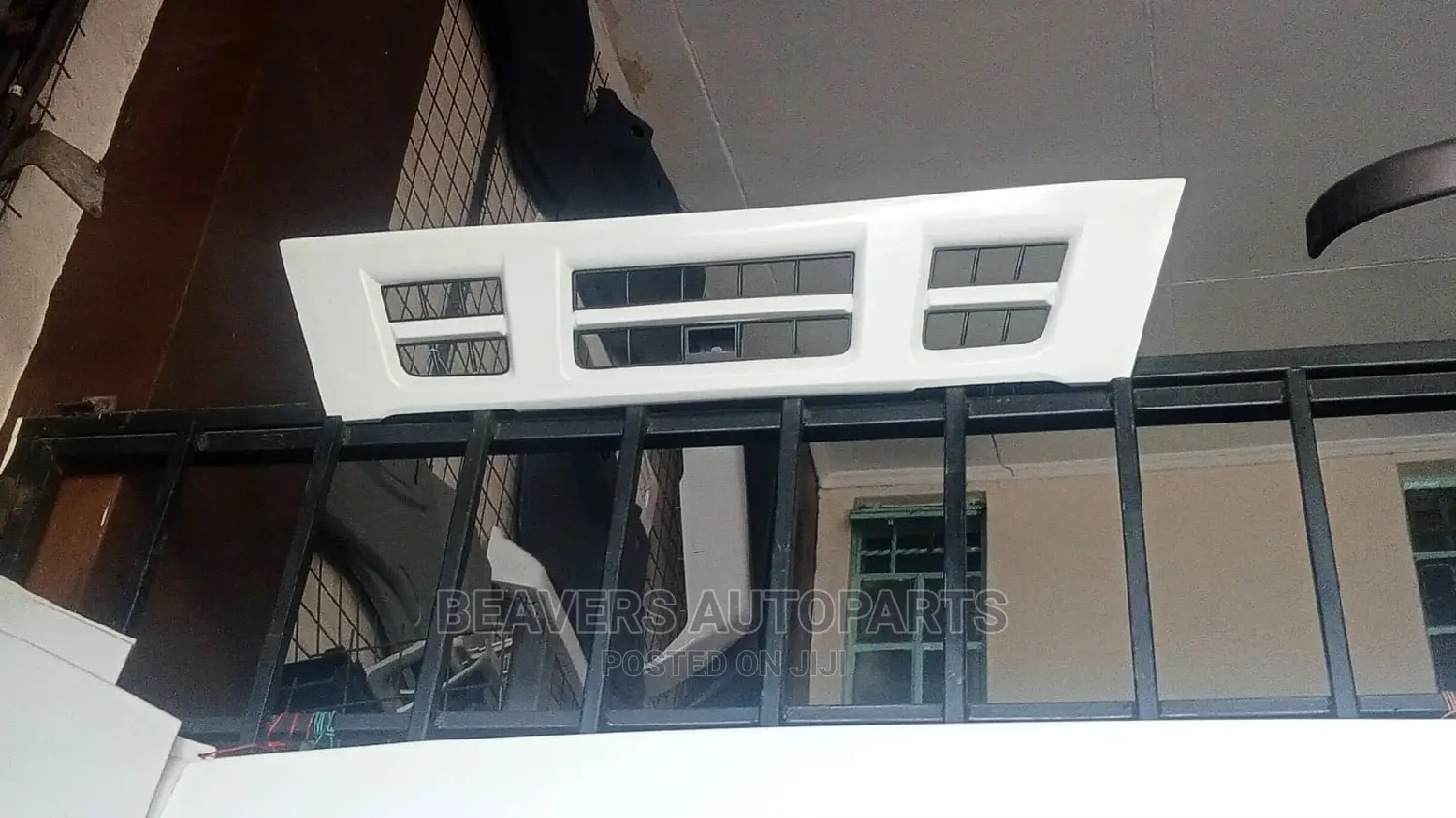 Isuzu Elf Grill