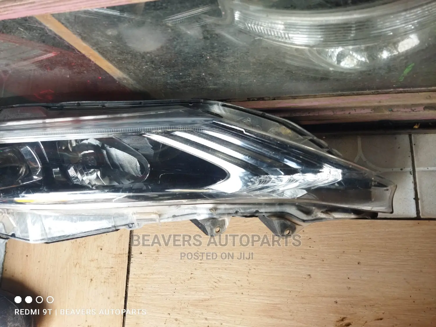 Harrier 2015 Headlights