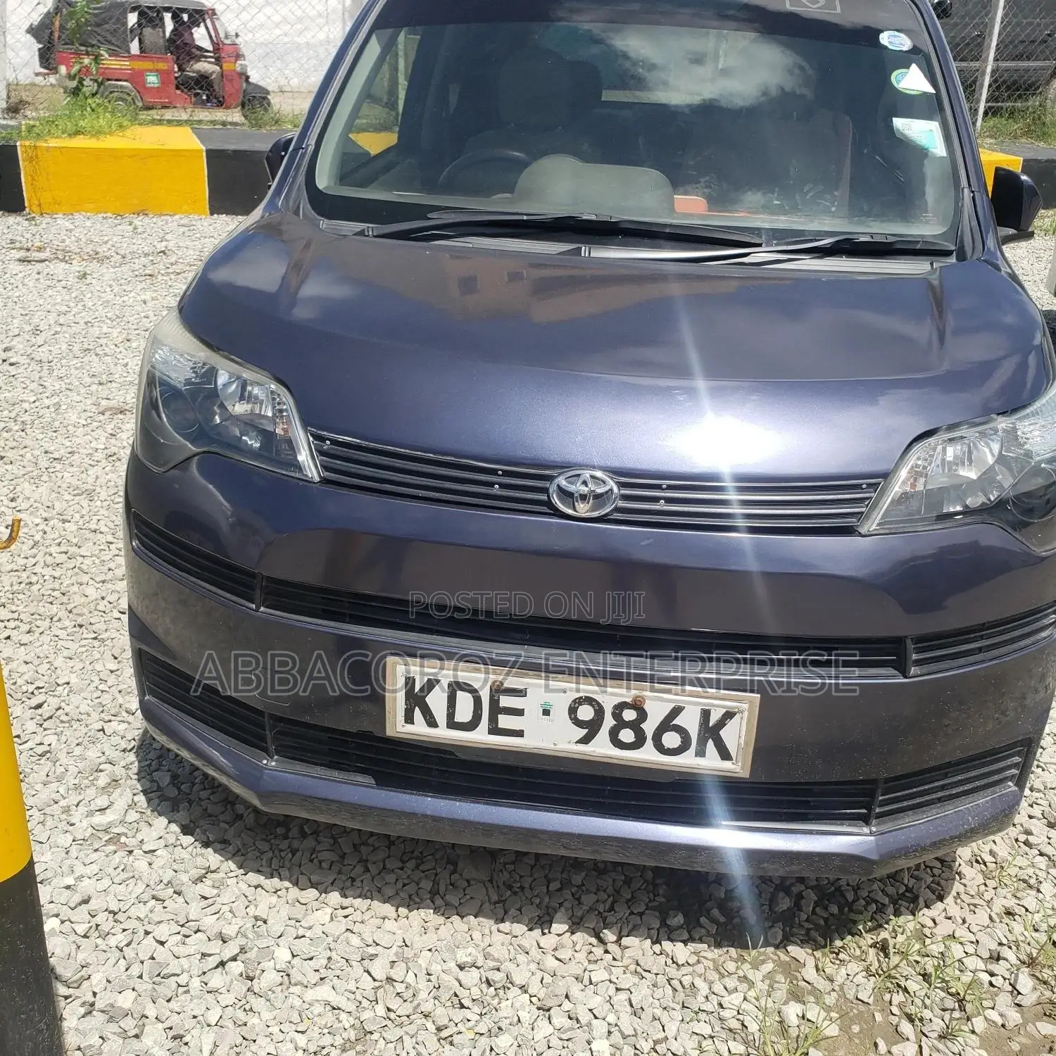 Toyota Spade 1.5 2014 Purple