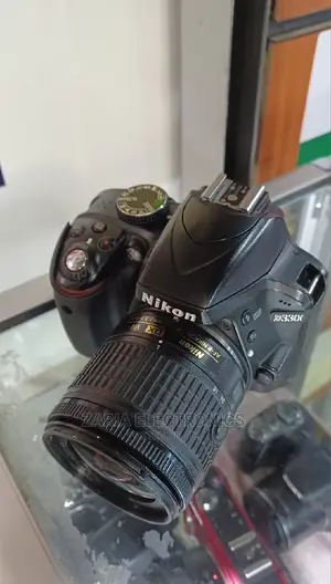 Nikon D3300 Used With Battery, Charger, Lens and Strap