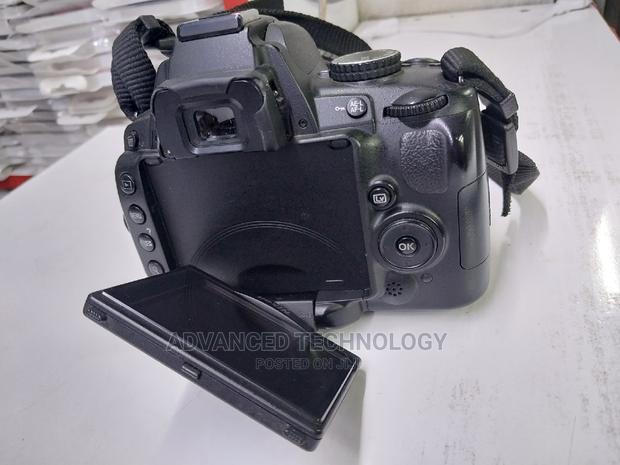 Nikon D5000 With Flip Movie Mode - thumbnail 4