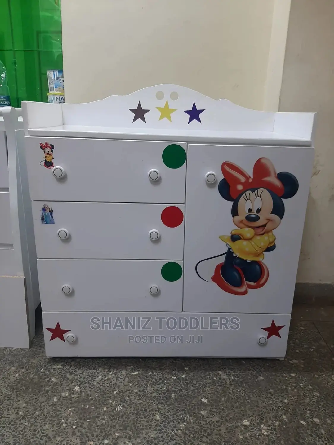 Chest of Drawers