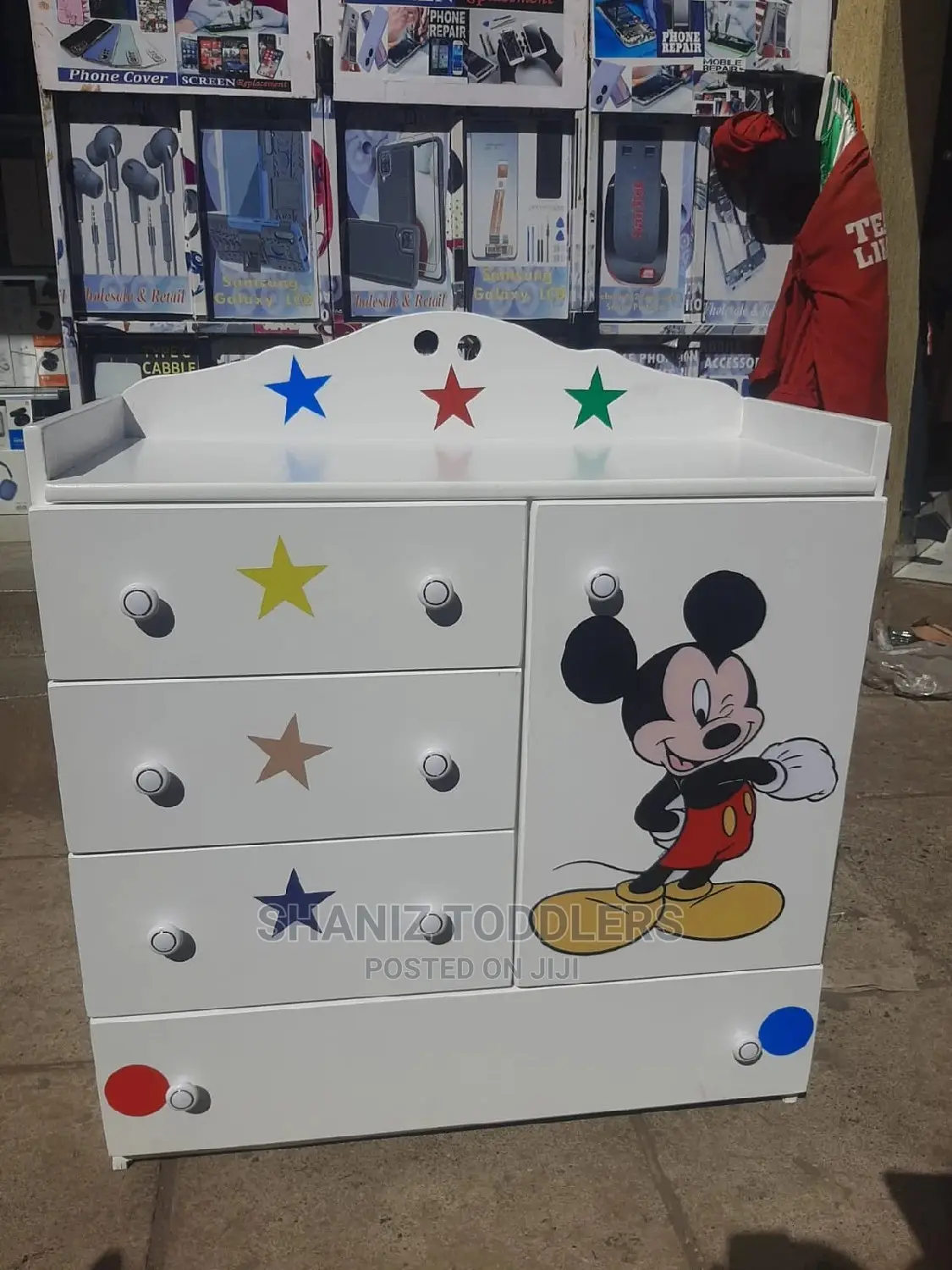 Chest of Drawers
