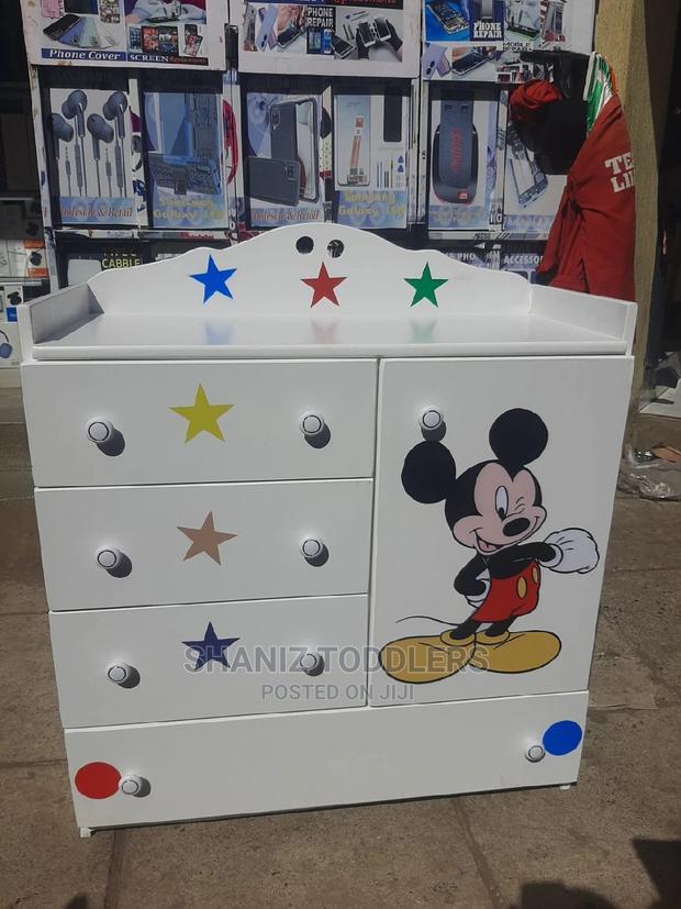 Chest of Drawers - main view