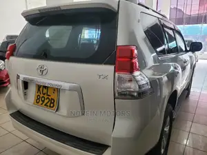 Toyota Land Cruiser Prado 2010 Pearl