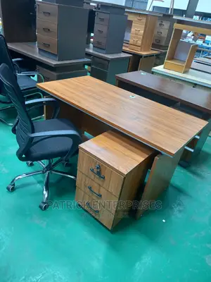 Executive Office Desk 1.2 MTRS