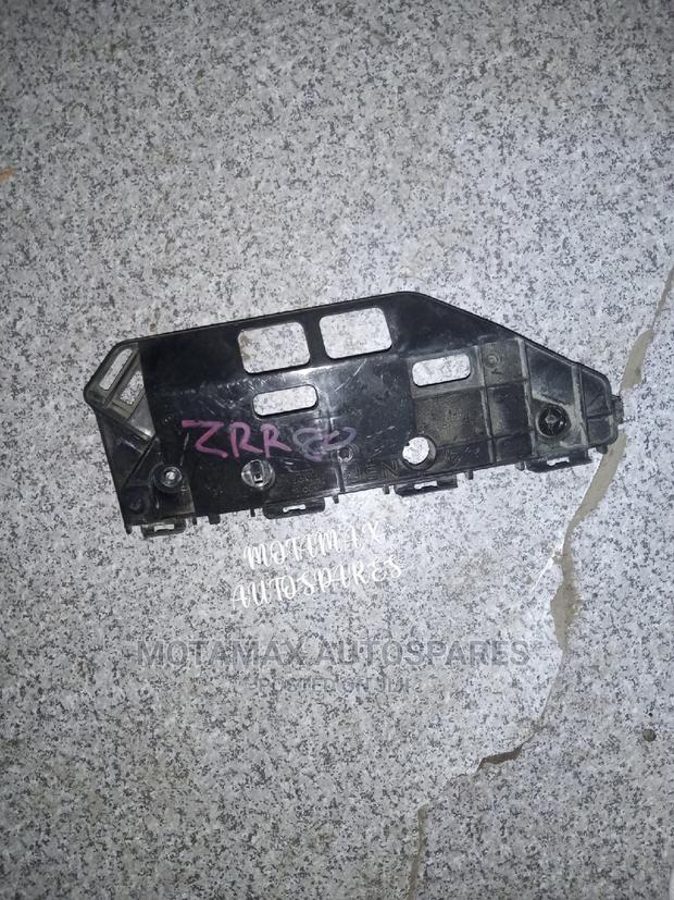 Toyota Noah New Shape Zrr80 Front Bumper Slide/Bracket
