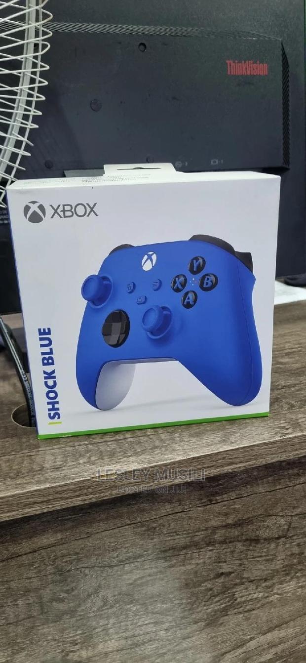 Xbox One Shock Blue Game Pad - thumbnail 2