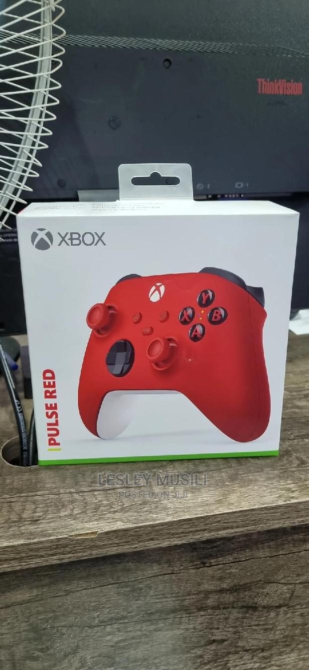 Xbox One Pulse Red Game Pad (New) - thumbnail 3