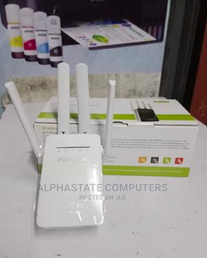 Best Selling 300mbps 2.4ghz Wi-Fi Range Extender Signal Amp