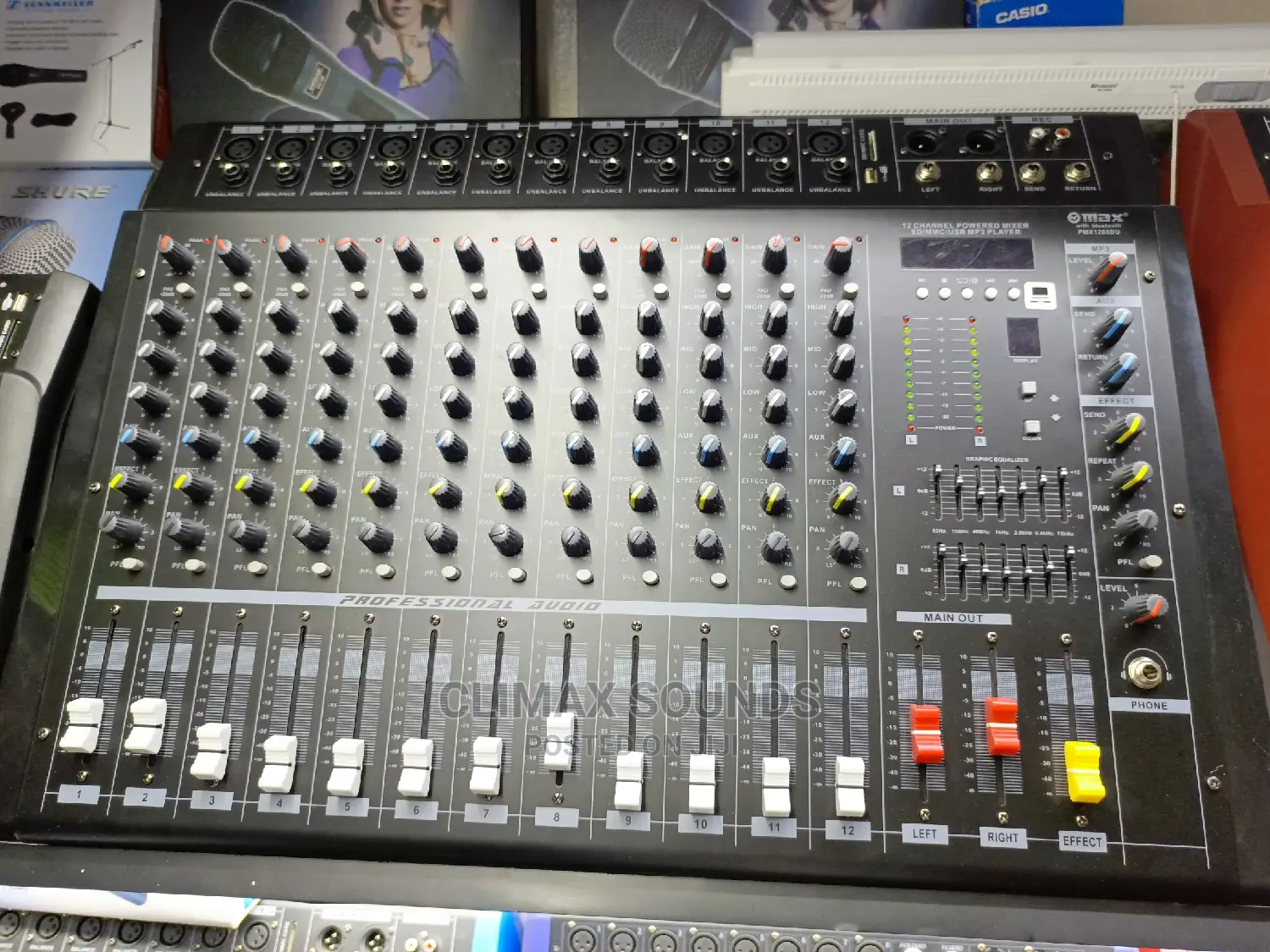 Powered Mixer 12 Channelx