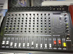 Powered Mixer 12 Channelx