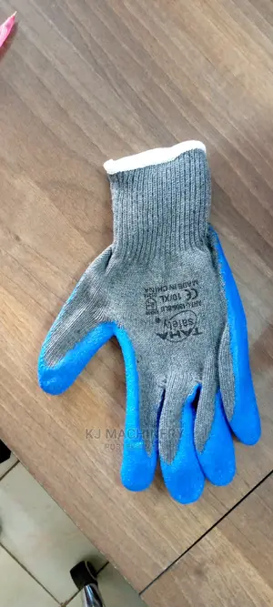 Protective Hand Gloves