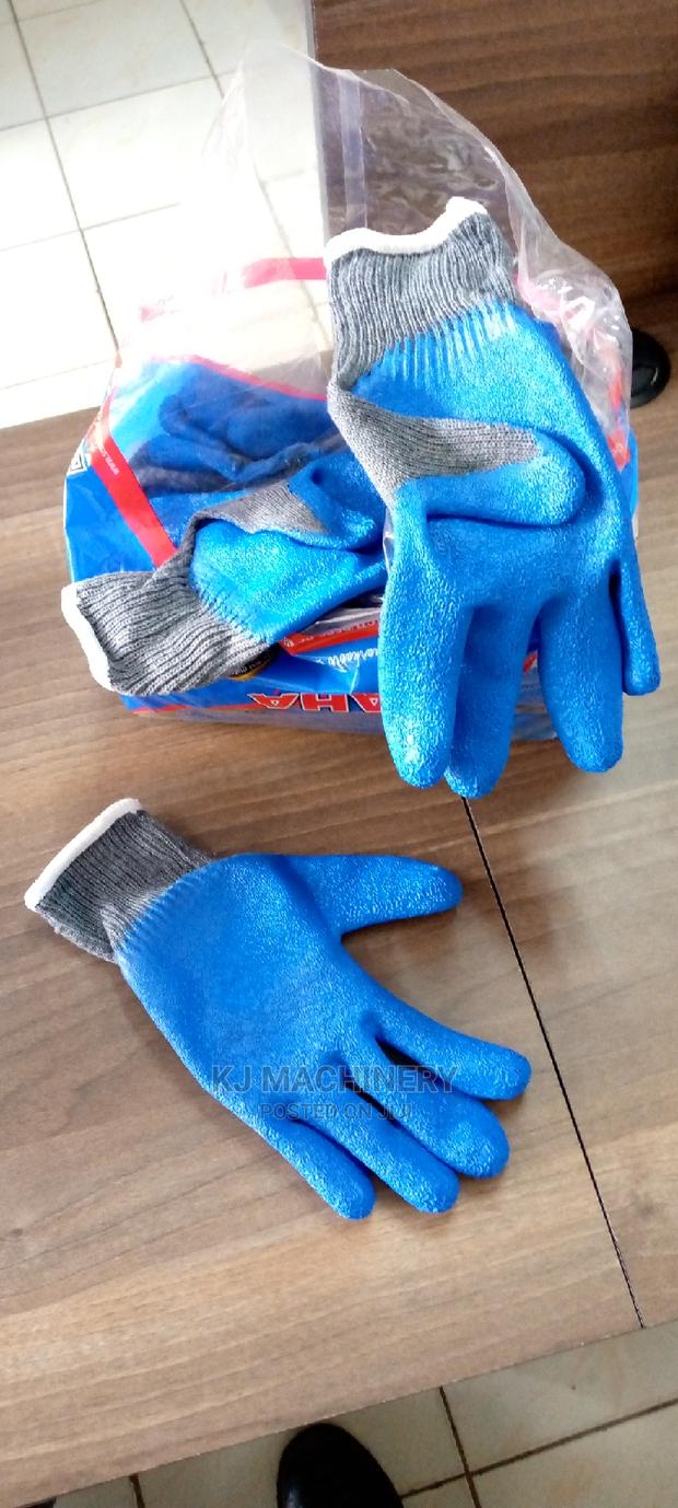 Protective Hand Gloves - thumbnail 5
