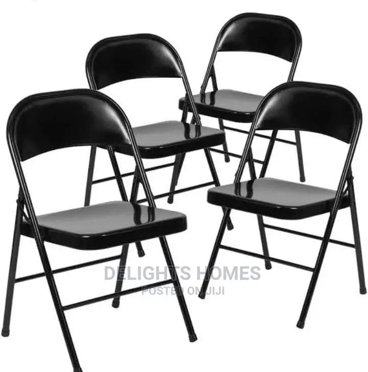 Avenue Foldable Padded Chair*