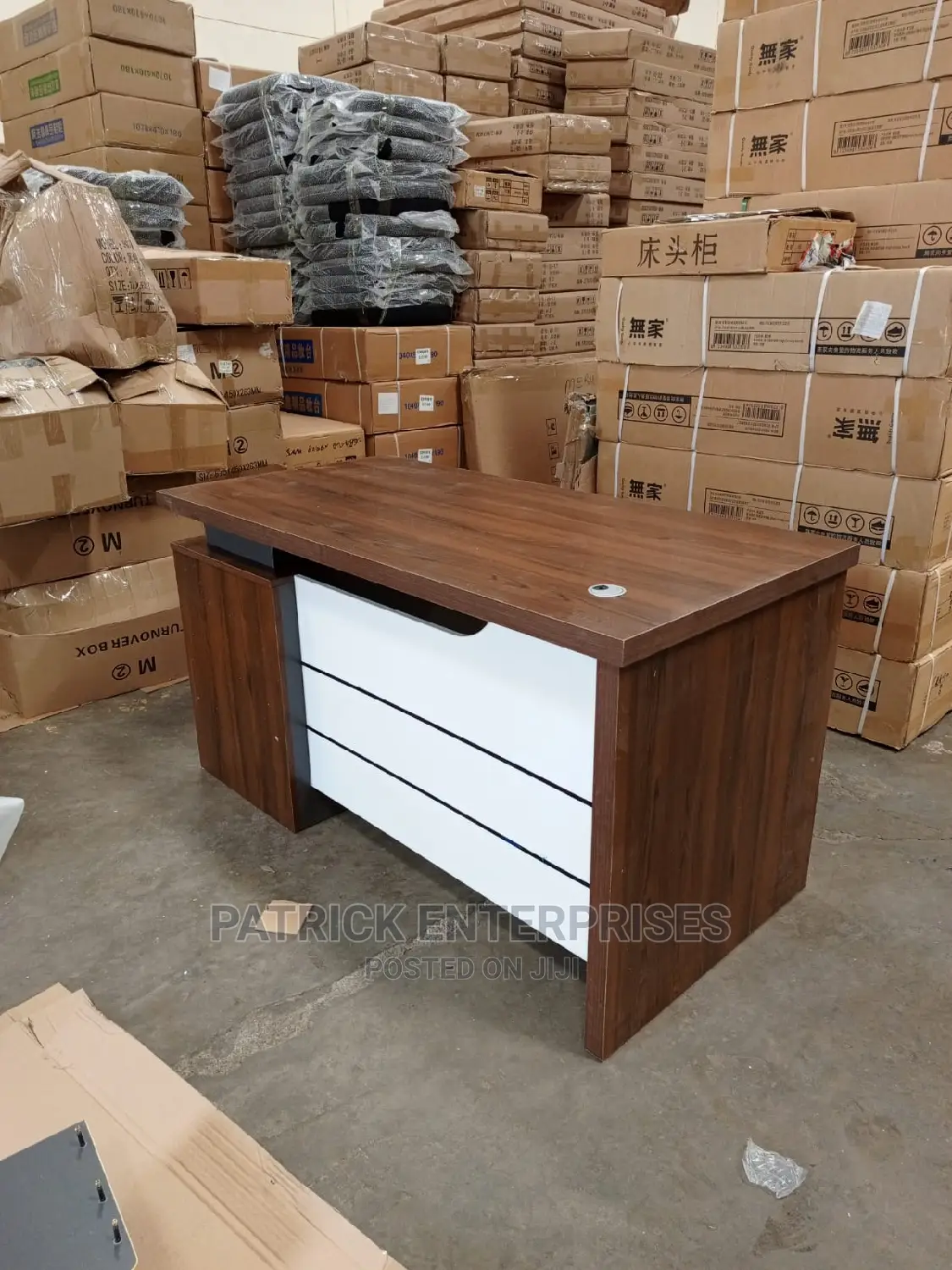 Executive Office Desk 1.4 MTRS