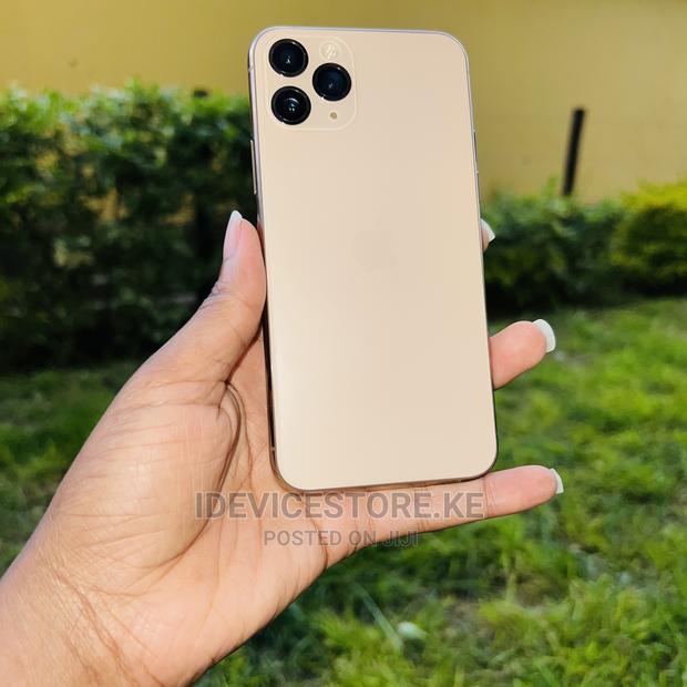 Apple iPhone 11 Pro 256 GB Gold - main view