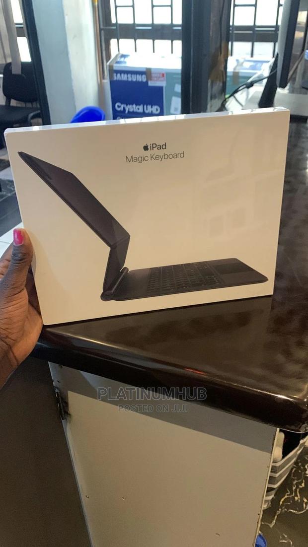 Apple iPad Magic Keyboard - main view