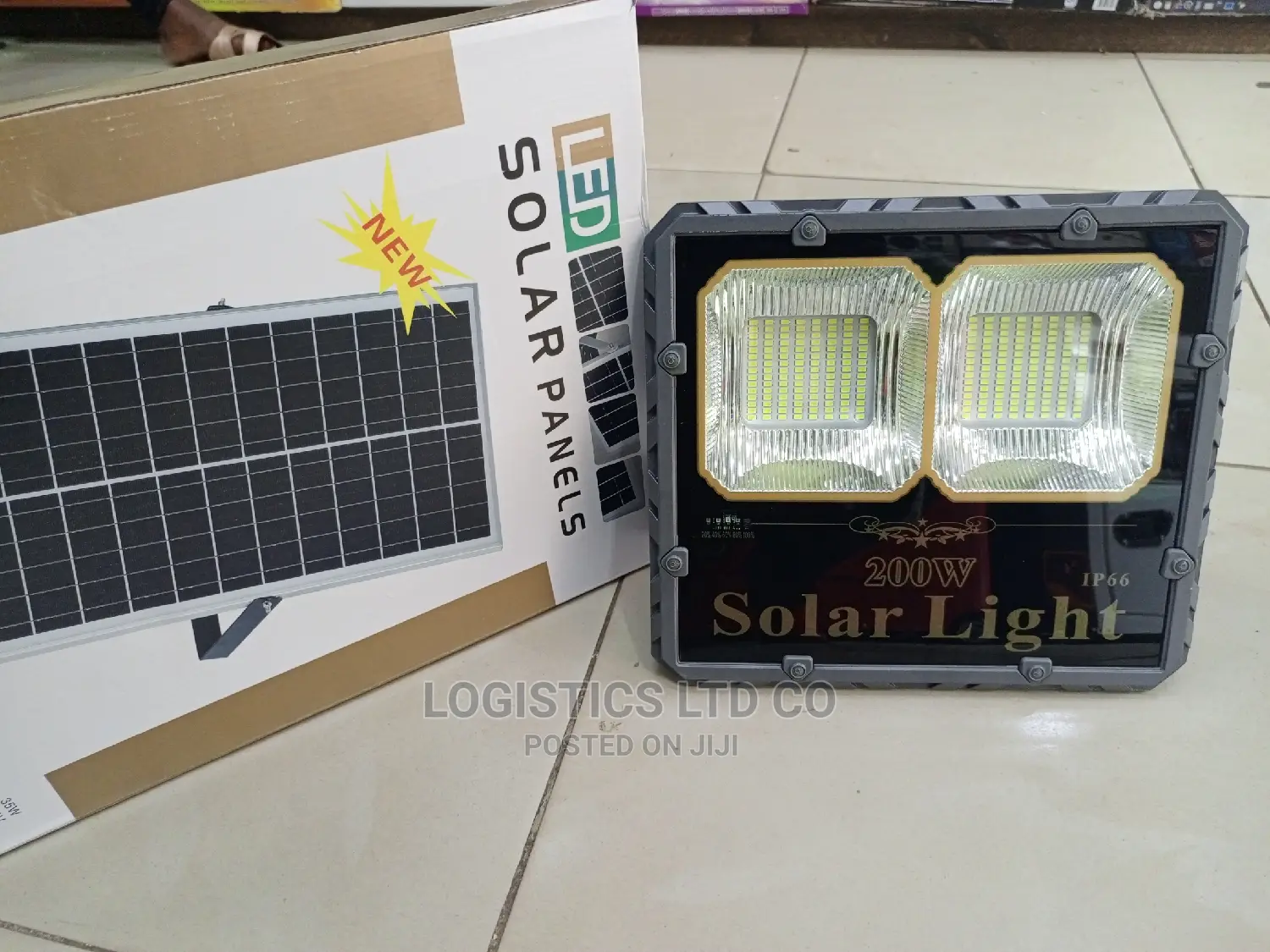 200w Solar Flood Light With Solar and Remote Control