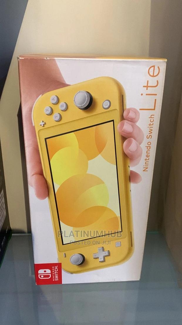 Nintendo Switch Lite (Yellow) - main view