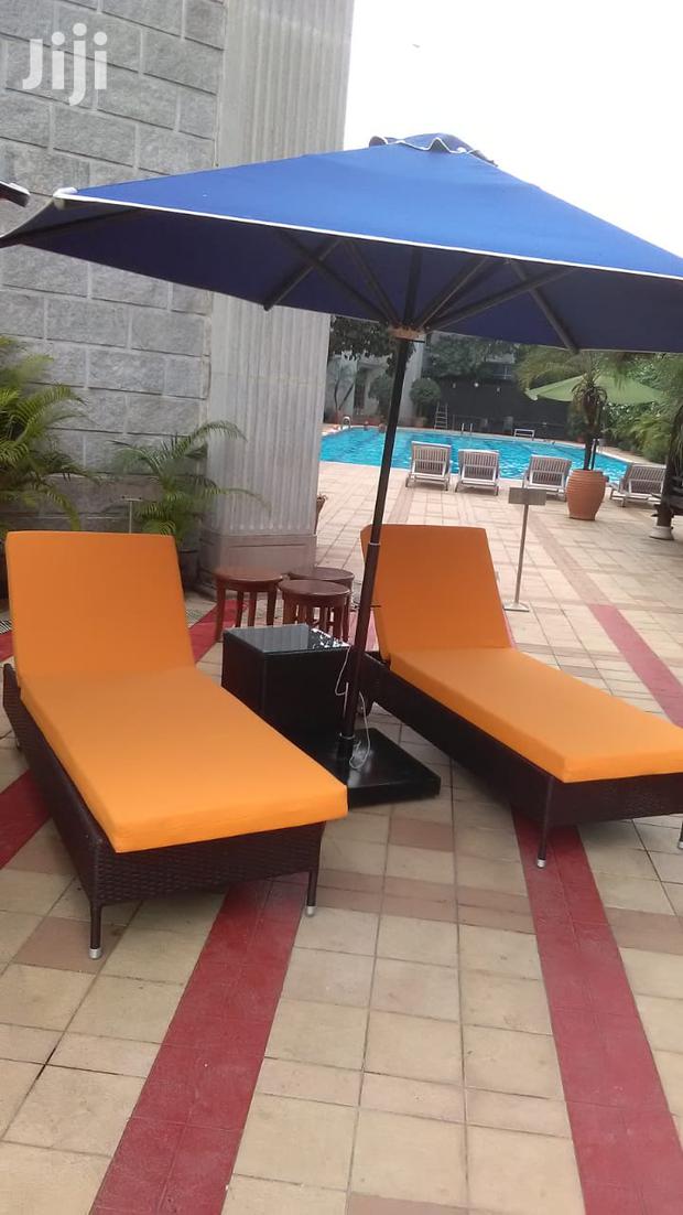 Beach Sun Umbrella With Beds