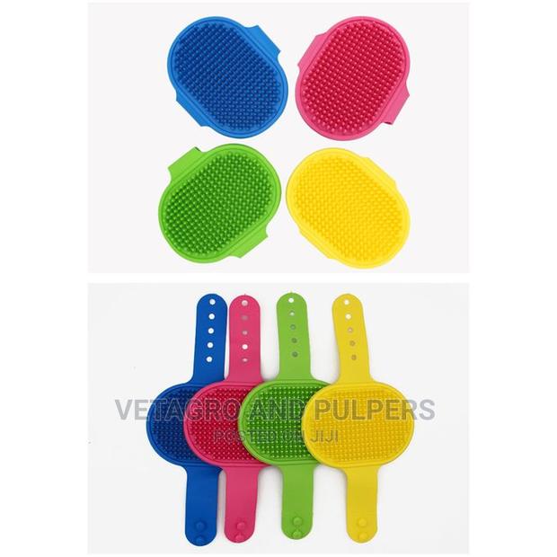 Pet Bath/Massage Brush With Adjustable Ring - main view