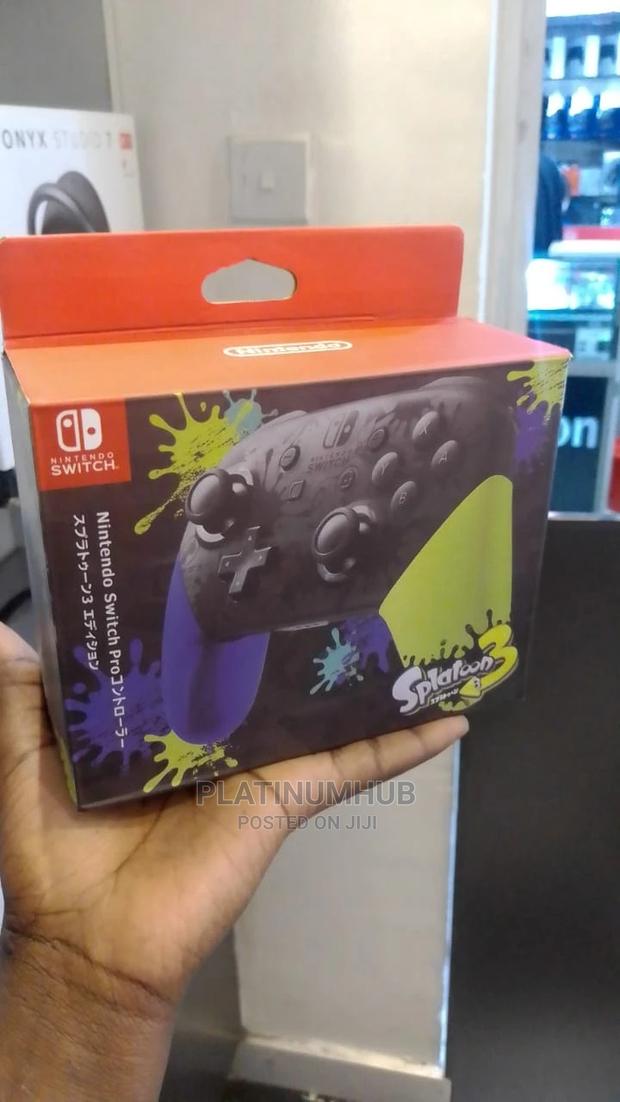 Nintendo Switch Pro - main view