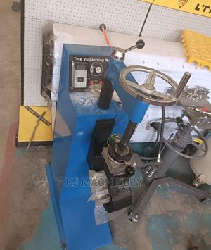 Tyre Vulcanizing Machine - main view