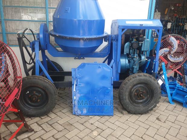 500L Concrete Mixer - thumbnail 3