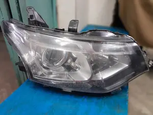 Headlight Mitsubishi Outlander 2013 - Xenon