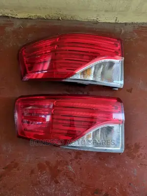 Toyota Avensis 2015 Taillights/ Backlights/ Rearlights