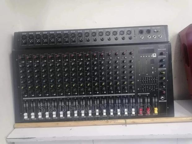 16 Channels Omax Powered Professional Mixer