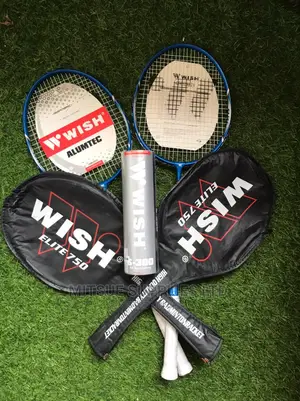 A Pair of WISH Badminton Racket 750 With 6 Shuttlecock