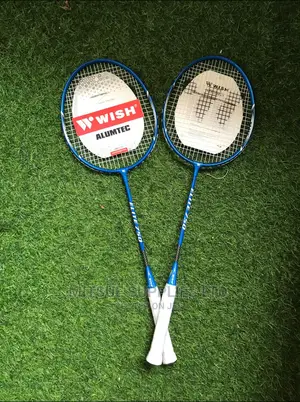 A Pair of WISH Badminton Racket 750 With 6 Shuttlecock