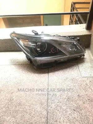 Toyota Crown 2014 Xenon Headlight
