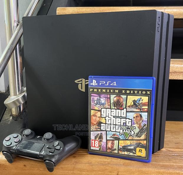 PS 4 Pro , Jet Black - main view