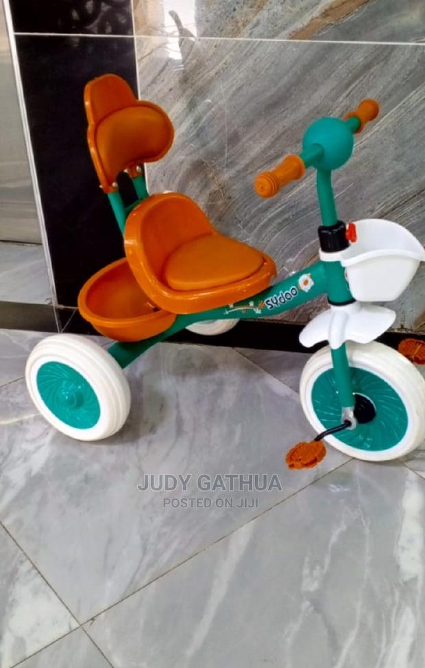 Tricycle White and Orange - main view