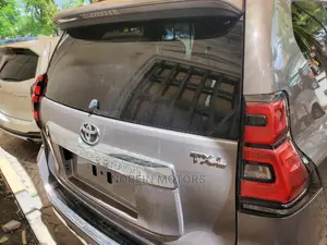 Toyota Land Cruiser Prado 2018 Gold