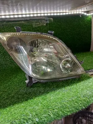 Toyota IST 2005 Headlight XENON