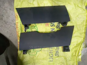 Noah 2010 Dashboard Doors