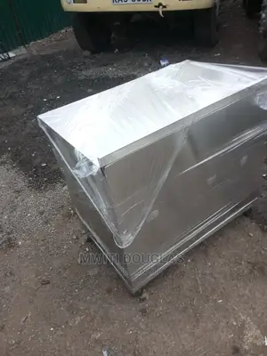 CLOSE CABINET Working Table