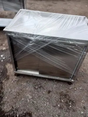 CLOSE CABINET Working Table