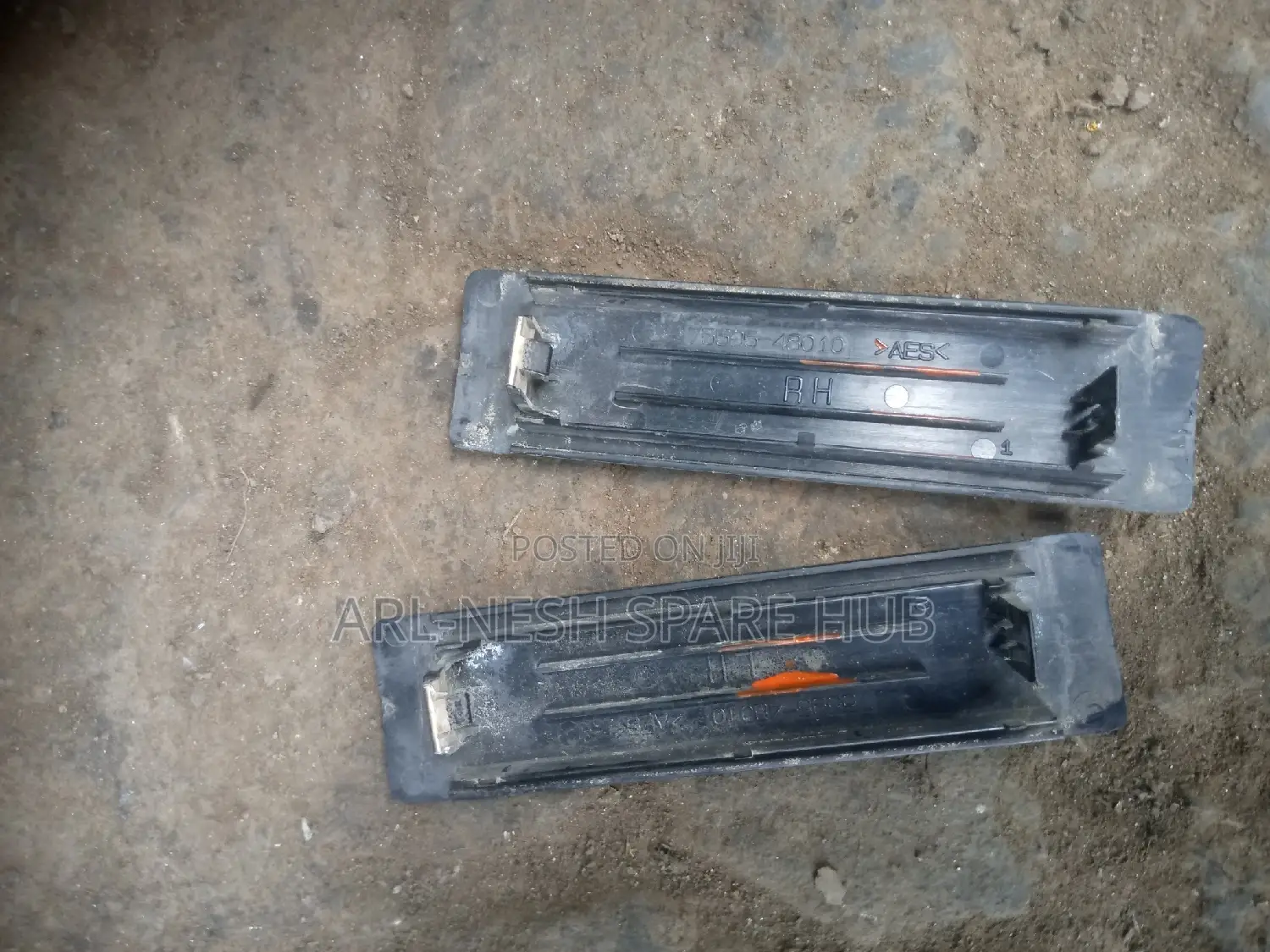 Harrier 240 Roof Moulding