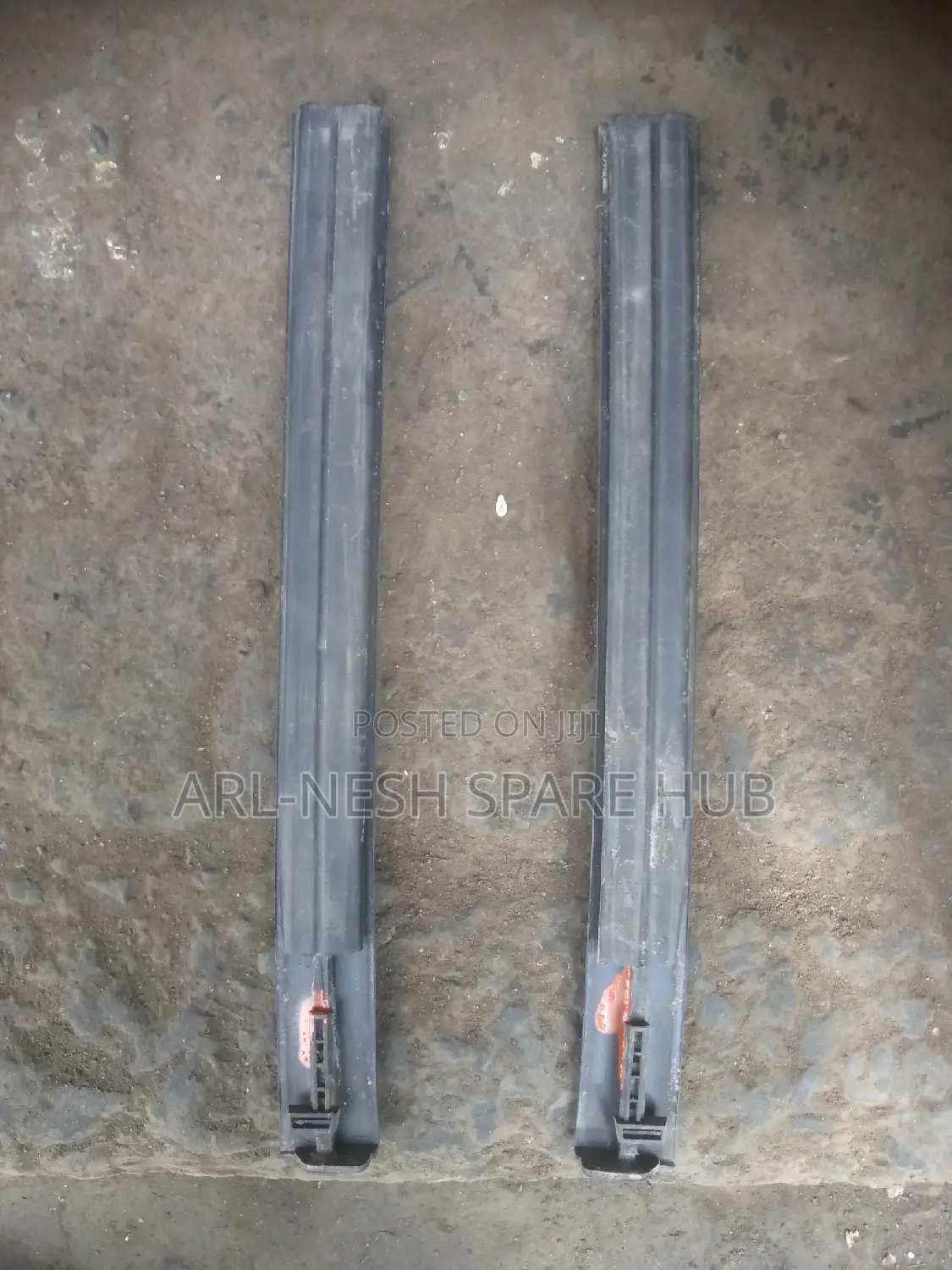 Harrier 240 Roof Moulding